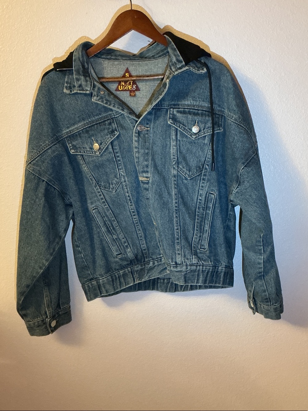 Vintage-Inspired Denim Jacket with Hood - Blue